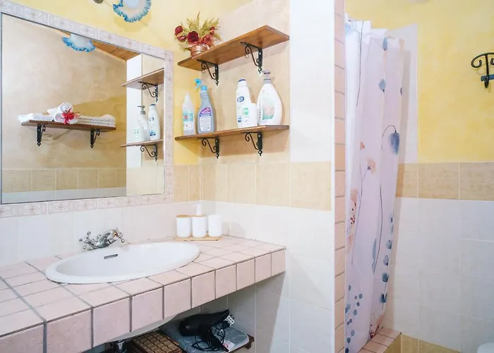 לינה וארוחת בוקר San Michele 3*